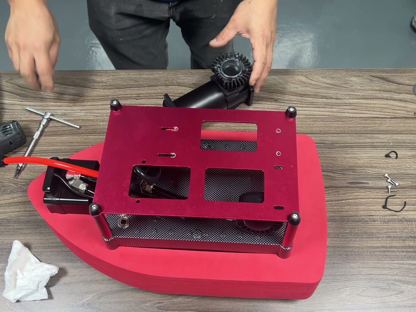 Lifting the old diaphragm out