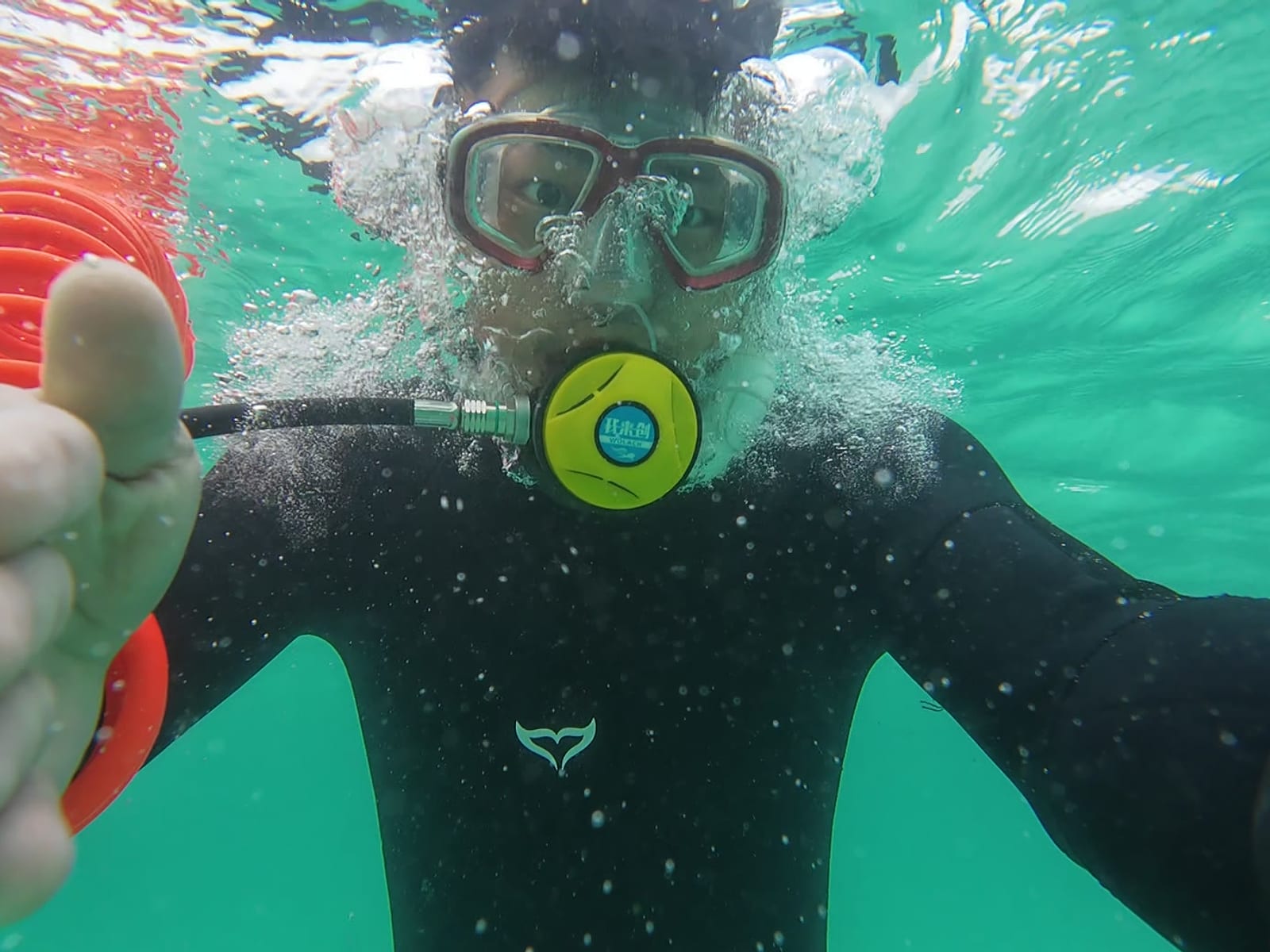 A diver during a turn on the hose
