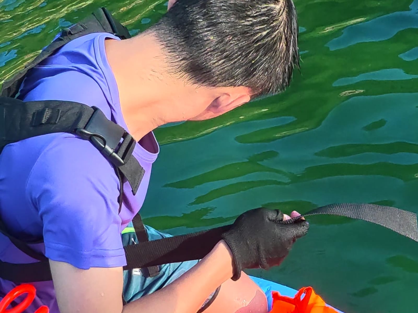 Hookah diving from the boat off Sanmen Island — image 3